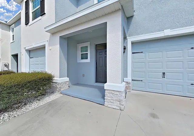 Photo 3 of Townhouse for sale at 3556 White Dandelion Ct, Plant City, FL 33565 | MLS# TB8548817 | Listing updated on 2026-09-16