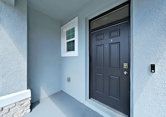 Photo 3 of Townhouse for sale at 3556 White Dandelion Ct, Plant City, FL 33565 | MLS# TB8548817 | Listing updated on 2026-09-16