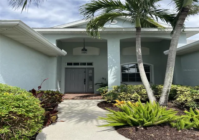 Photo 3 of Single family home for sale at 12105 Beeflower Dr, Lakewood Ranch, FL 34202 | MLS# A4706176 | Listing updated on 2026-10-05
