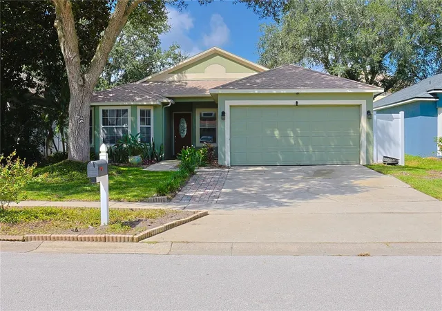 Photo 1 of Single family home for sale at 528 Royal Tree Ln, Oviedo, FL 32765 | MLS# O6441971 | Listing updated on 2026-10-03