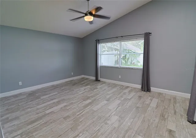 Photo 2 of Single family home for sale at 528 Royal Tree Ln, Oviedo, FL 32765 | MLS# O6441971 | Listing updated on 2026-10-03