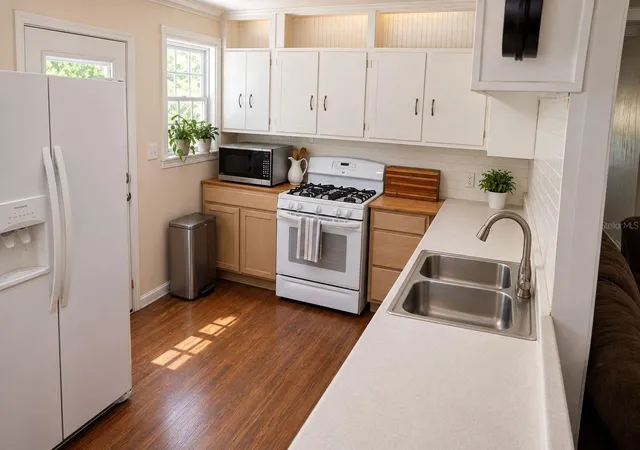 Photo 4 of Single family home for sale at 8231 Swan Lake Rd, Melrose, FL 32666 | MLS# GC543528 | Listing updated on 2026-10-01