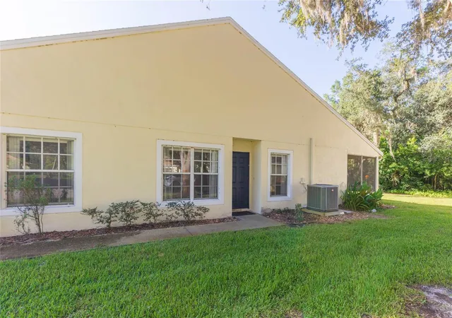 Photo 2 of Single family home for sale at 35224 Whispering Pines Dr, Zephyrhills, FL 33541 | MLS# TB8548838 | Listing updated on 2026-10-02