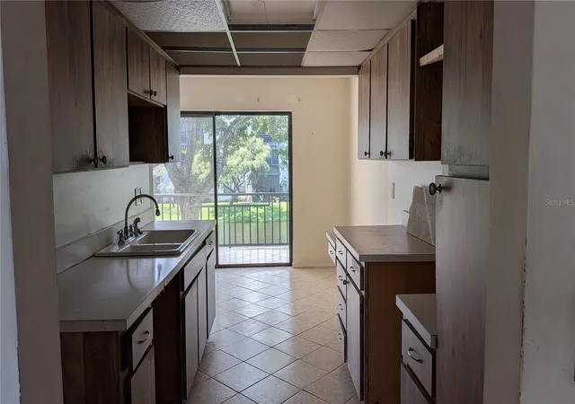 Photo 3 of Condo for sale at 5980 Ter Park Dr N #206, Saint Petersburg, FL 33709 | MLS# OM732316 | Listing updated on 2026-09-24