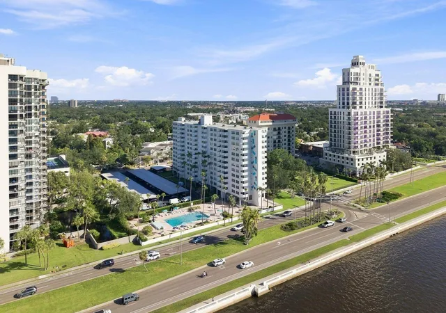 Photo 1 of Condo for sale at 2401 Bayshore Blvd #609, Tampa, FL 33629 | MLS# TB8548840 | Listing updated on 2026-09-19