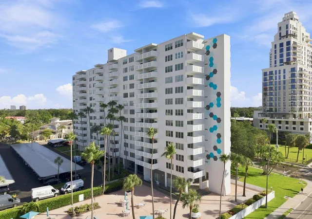 Photo 4 of Condo for sale at 2401 Bayshore Blvd #609, Tampa, FL 33629 | MLS# TB8548840 | Listing updated on 2026-09-19