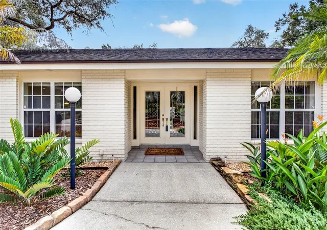 Photo 2 of Single family home for sale at 513 Garrard Dr, Temple Terrace, FL 33617 | MLS# TB8548842 | Listing updated on 2026-10-04