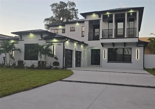 Photo 3 of Single family home for sale at 1760 Oakhurst Ave, Winter Park, FL 32789 | MLS# O6441988 | Listing updated on 2026-10-12
