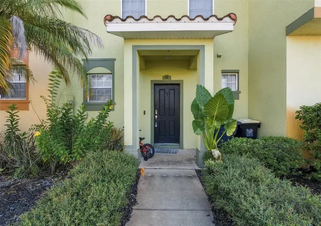 Photo 2 of Townhouse for sale at 457 Madison Cir, Davenport, FL 33896 | MLS# O6441989 | Listing updated on 2026-09-22