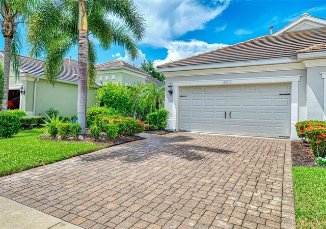 Photo 2 of Single family home for sale at 4850 Maymont Park Cir, Bradenton, FL 34203 | MLS# A4706186 | Listing updated on 2026-10-06