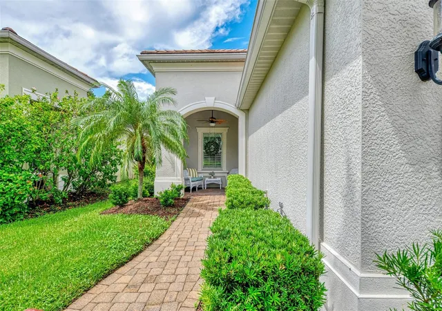 Photo 3 of House for sale at 4850 Maymont Park Cir, Bradenton, FL 34203 | MLS# A4706186 | Listing updated on 2026-10-06