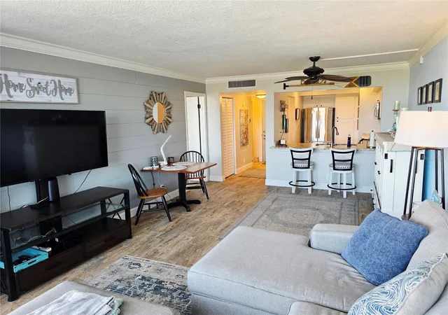 Photo 3 of Condo for sale at 6158 Palma Del Mar Blvd S #503, Saint Petersburg, FL 33715 | MLS# TB8548860 | Listing updated on 2026-09-27
