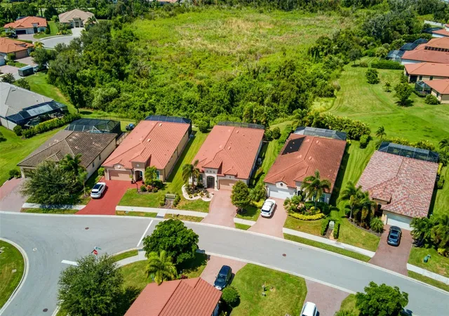 Photo 4 of Single family home for sale at 9817 Marbella Dr, Bradenton, FL 34211 | MLS# A4706189 | Listing updated on 2026-09-19