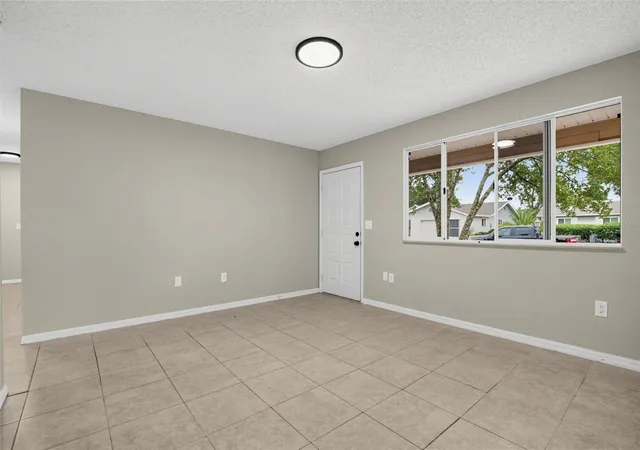 Photo 3 of Single family home for sale at 8175 SW 109th Street Rd, Ocala, FL 34481 | MLS# O6441997 | Listing updated on 2026-09-16