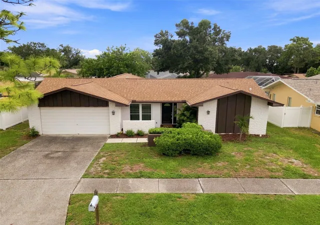 Photo 1 of Single family home for sale at 203 Hillcrest Dr, Safety Harbor, FL 34695 | MLS# TB8548870 | Listing updated on 2026-09-23