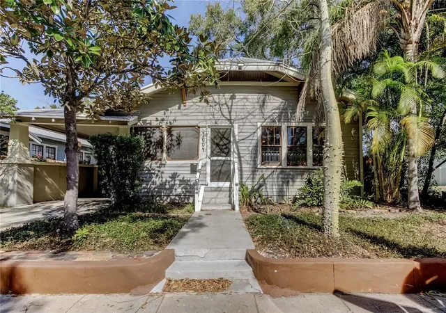 Single family home for sale at 1004 E Crenshaw St, TAMPA, FL 33604 | MLS# TB8548871