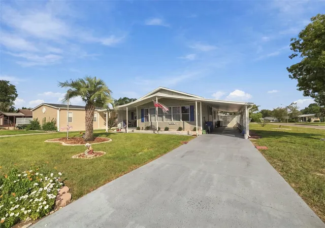 Photo 2 of Manufactured home for sale at 7484 Morelli Ave, Brooksville, FL 34613 | MLS# W7889549 | Listing updated on 2026-09-23