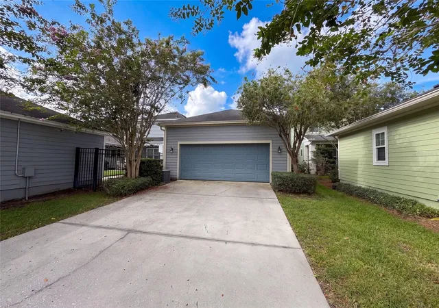 Photo 4 of Single family home for sale at 7797 Laureate Blvd, Orlando, FL 32827 | MLS# O6442009 | Listing updated on 2026-09-16