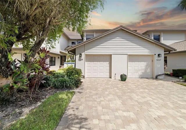 Condo for sale at 5239 Heron Way #102, SARASOTA, FL 34231 | MLS# A4706201