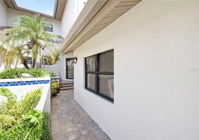 Photo 3 of Condo for sale at 5239 Heron Way #102, Sarasota, FL 34231 | MLS# A4706201 | Listing updated on 2026-09-19