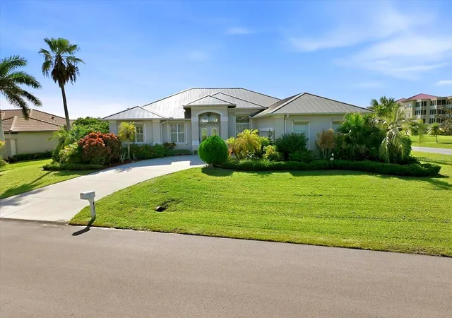 Photo 1 of Single family home for sale at 585 Coral Crk Dr, Placida, FL 33946 | MLS# D6148780 | Listing updated on 2026-09-21