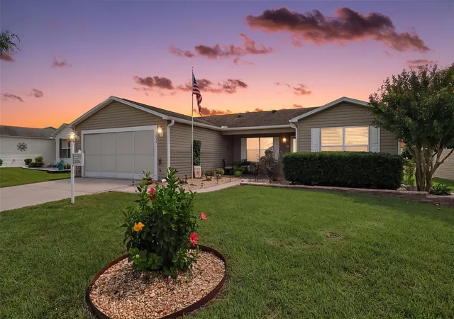 Photo 1 of Sale Pending at 2024 Cipriano Pl, Lady Lake, FL 32159 | MLS# G5117833 | Listing updated on 2026-09-21