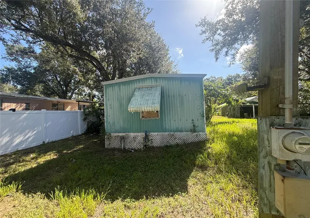 Photo 3 of Manufactured home for sale at 10004 Massachusetts St, Gibsonton, FL 33534 | MLS# TB8548904 | Listing updated on 2026-09-19