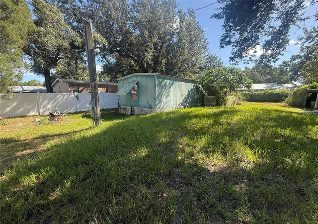 Photo 4 of Manufactured home for sale at 10004 Massachusetts St, Gibsonton, FL 33534 | MLS# TB8548904 | Listing updated on 2026-09-19