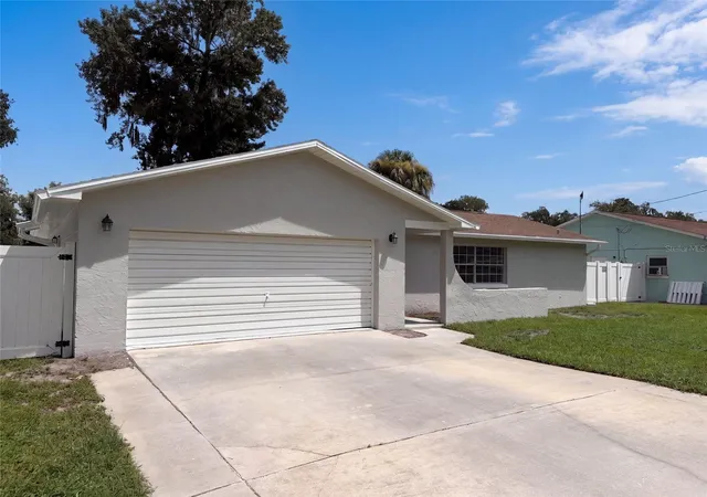 Photo 1 of Sale Pending at 108 Camino Cir, Ormond Beach, FL 32174 | MLS# O6442039 | Listing updated on 2026-09-29