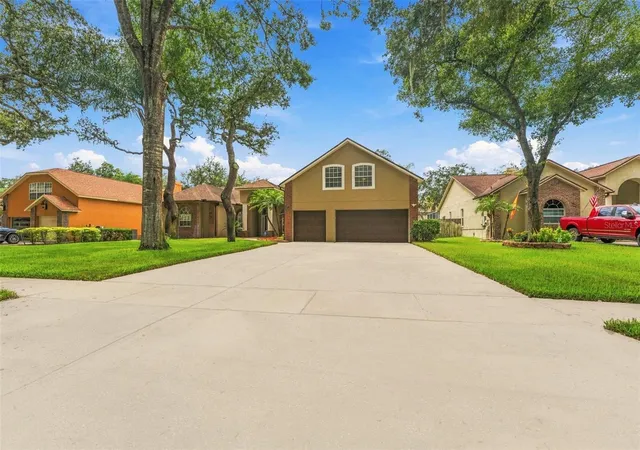 Photo 1 of Single family home for sale at 2561 Regal River Rd, Valrico, FL 33596 | MLS# TB8548907 | Listing updated on 2026-09-23