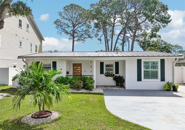 Photo 1 of Single family home for sale at 9001 Bay St Ne, Saint Petersburg, FL 33702 | MLS# TB8548908 | Listing updated on 2026-09-16