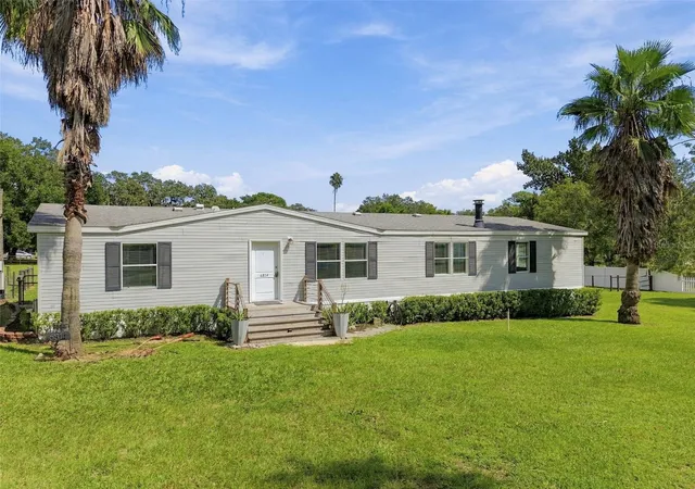 Photo 1 of Manufactured home for sale at 6814 Founders St, Zephyrhills, FL 33542 | MLS# TB8548909 | Listing updated on 2026-10-01