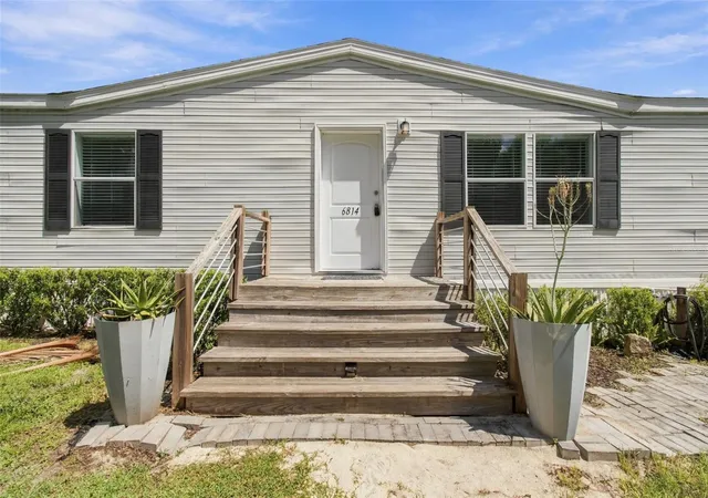 Photo 2 of Manufactured home for sale at 6814 Founders St, Zephyrhills, FL 33542 | MLS# TB8548909 | Listing updated on 2026-10-01