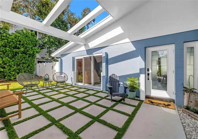 Photo 3 of Single family home for sale at 1114 2nd Avenue S, Saint Petersburg, FL 33715 | MLS# TB8548912 | Listing updated on 2026-10-06