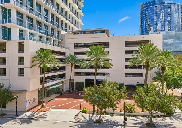 Photo 2 of Condo for sale at 150 E Robinson St #3105, Orlando, FL 32801 | MLS# O6442053 | Listing updated on 2026-09-20