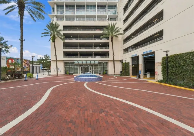 Photo 3 of Condo for sale at 150 E Robinson St #3105, Orlando, FL 32801 | MLS# O6442053 | Listing updated on 2026-09-20