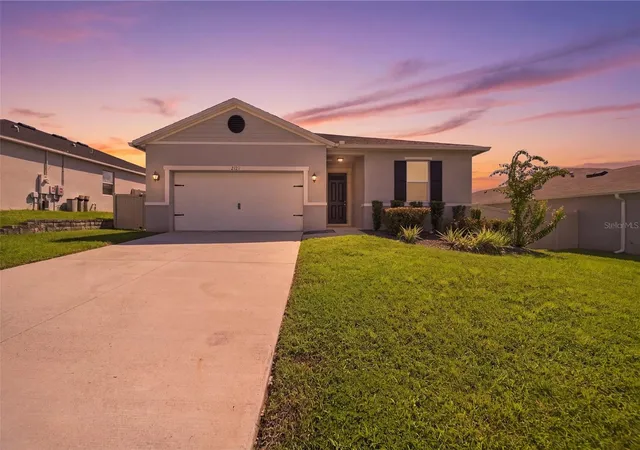 Photo 2 of Single family home for sale at 2121 Malbec Ct, Minneola, FL 34715 | MLS# O6442059 | Listing updated on 2026-10-03