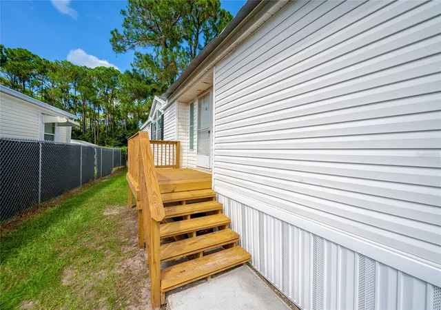 Photo 3 of Sale Pending at 13 Lawrence Ct, Port Orange, FL 32127 | MLS# V4951303 | Listing updated on 2026-10-07