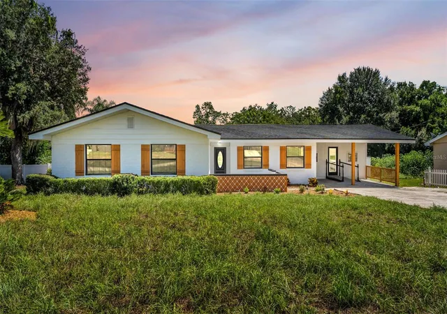 Single family home for sale at 822 17th Terrace NE, WINTER HAVEN, FL 33881 | MLS# L4965091