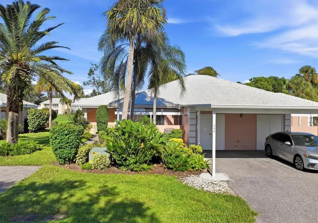 Photo 2 of Single family home for sale at 308 Cerromar Way N #19, Venice, FL 34293 | MLS# N6145774 | Listing updated on 2026-09-19