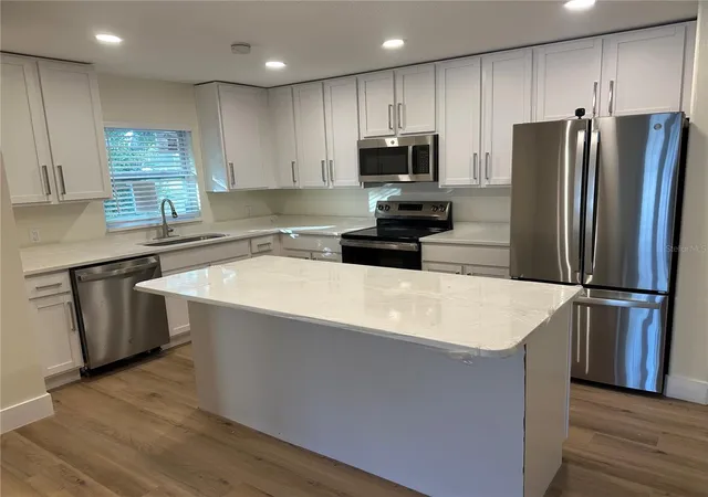 Listing Photo 5 - Condo for sale in building located at 3111 W Spruce St, TAMPA, FL 33607