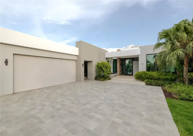 Photo 1 of Single family home for sale at 5 Salt Ln, Dorado, PR 00646 | MLS# PR9124199 | Listing updated on 2026-09-18