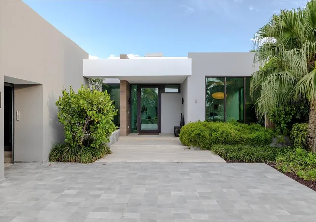 Photo 2 of Single family home for sale at 5 Salt Ln, Dorado, PR 00646 | MLS# PR9124199 | Listing updated on 2026-09-18