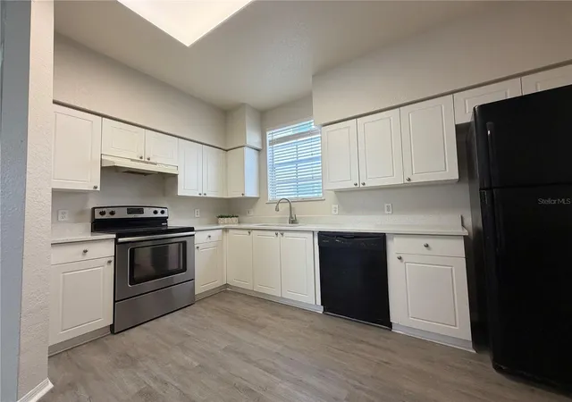 Photo 4 of Townhouse for sale at 4005 Palmetto Palm Ct, Tampa, FL 33624 | MLS# TB8548929 | Listing updated on 2026-09-21