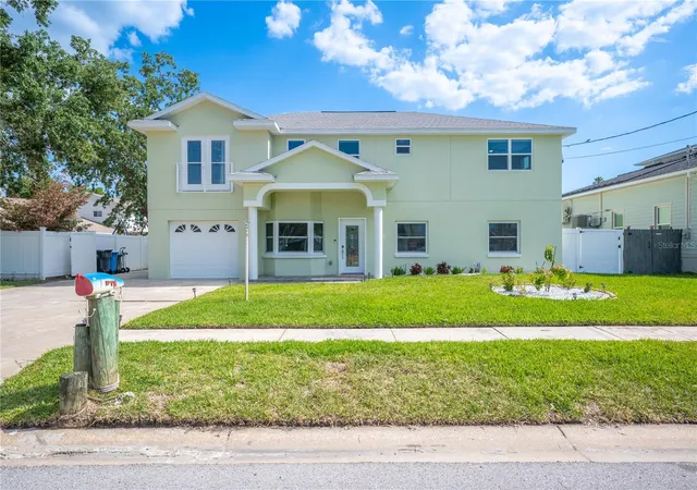Single family home for sale at 8704 Bay Crst Ln, TAMPA, FL 33615 | MLS# O6442076