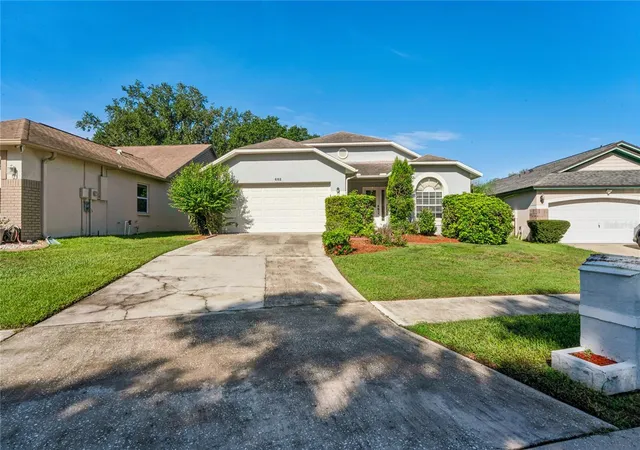 Photo 1 of Sale Pending at 652 Sand Ridge Dr, Valrico, FL 33594 | MLS# TB8548931 | Listing updated on 2026-10-04