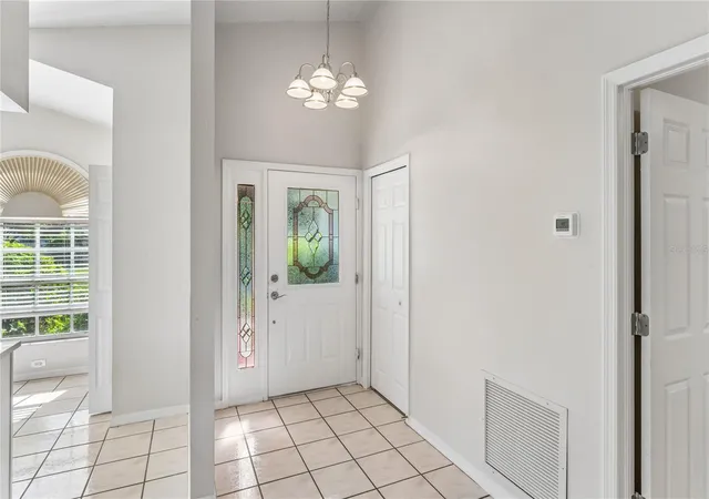 Photo 3 of Sale Pending at 652 Sand Ridge Dr, Valrico, FL 33594 | MLS# TB8548931 | Listing updated on 2026-10-04