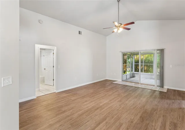 Photo 3 of Sale Pending at 652 Sand Ridge Dr, Valrico, FL 33594 | MLS# TB8548931 | Listing updated on 2026-10-04
