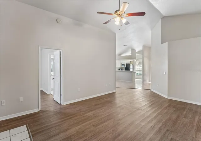 Photo 4 of Sale Pending at 652 Sand Ridge Dr, Valrico, FL 33594 | MLS# TB8548931 | Listing updated on 2026-10-04