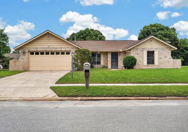 Photo 1 of Single family home for sale at 104 Colleen Dr, Daytona Beach, FL 32119 | MLS# FC321476 | Listing updated on 2026-09-16